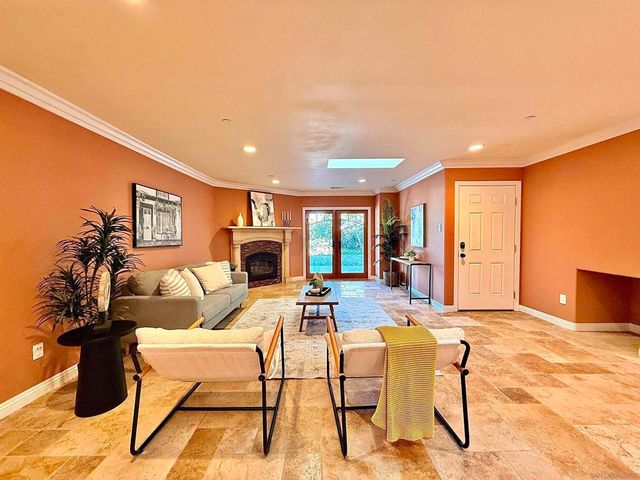 8364 Lake Ashwood Ave, San Diego, CA 92119