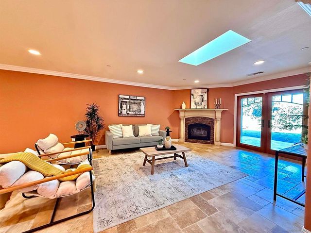 8364 Lake Ashwood Ave, San Diego, CA 92119