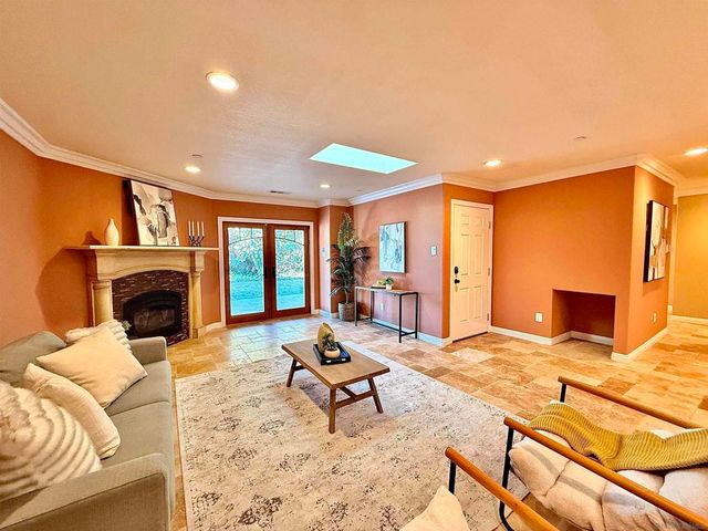 8364 Lake Ashwood Ave, San Diego, CA 92119