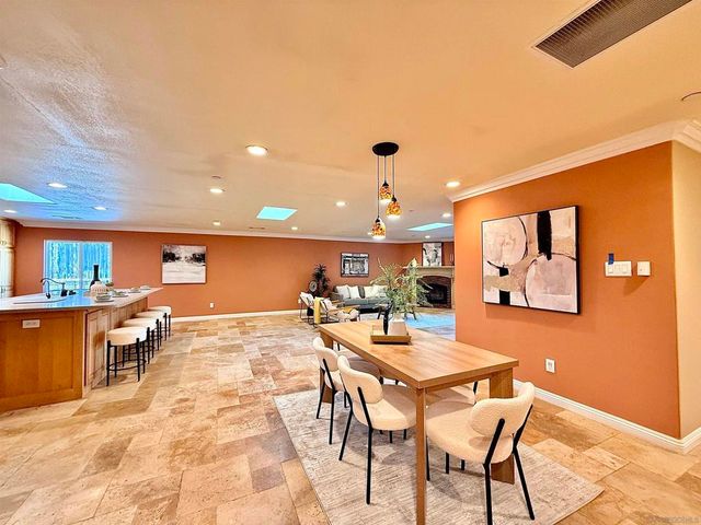 8364 Lake Ashwood Ave, San Diego, CA 92119