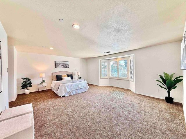 8364 Lake Ashwood Ave, San Diego, CA 92119