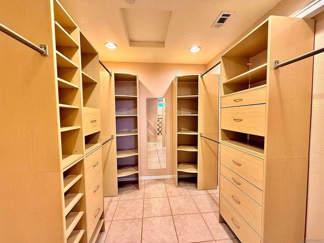 8364 Lake Ashwood Ave, San Diego, CA 92119