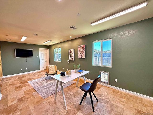 8364 Lake Ashwood Ave, San Diego, CA 92119