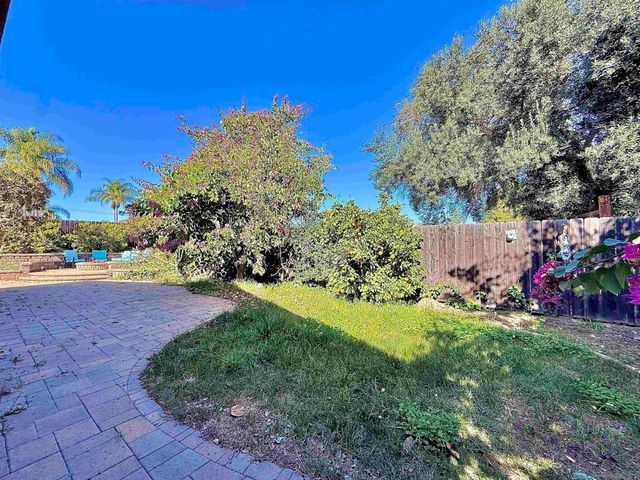 8364 Lake Ashwood Ave, San Diego, CA 92119