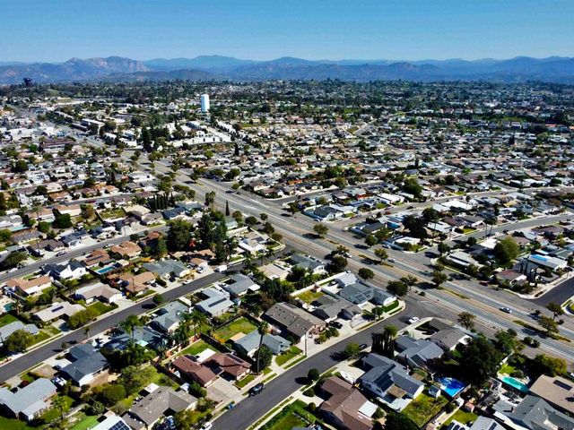 8364 Lake Ashwood Ave, San Diego, CA 92119