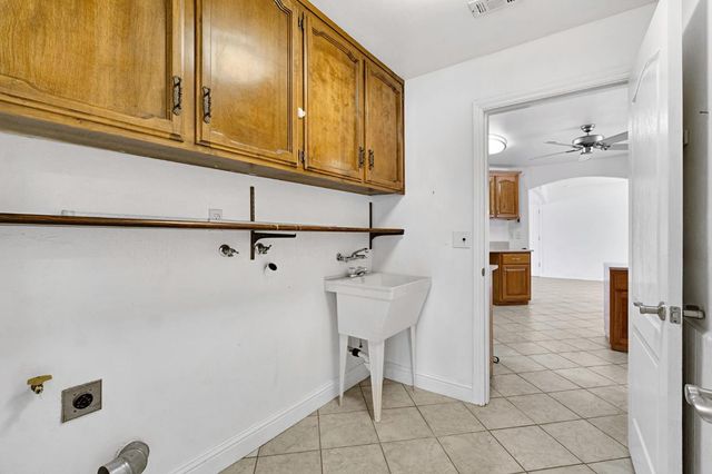 36953 Sparta Avenue, Madera, CA 93636