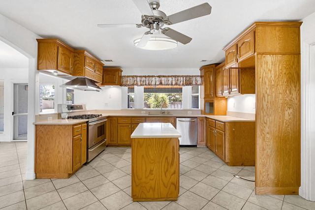 36953 Sparta Avenue, Madera, CA 93636