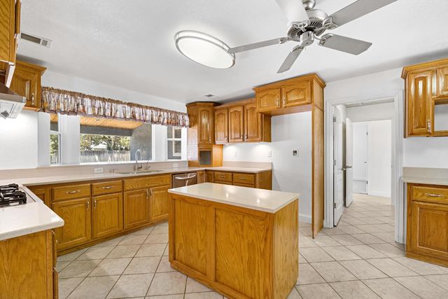 36953 Sparta Avenue, Madera, CA 93636