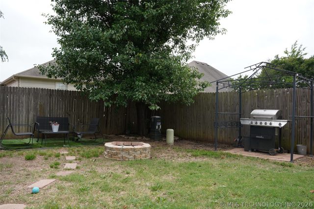 1208 W 117th Court S, Jenks, OK 74037