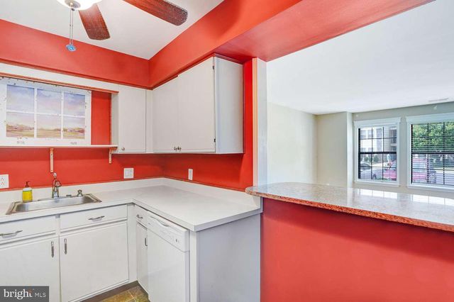 69 BRIDGEWATER DR, Marlton, NJ 08053