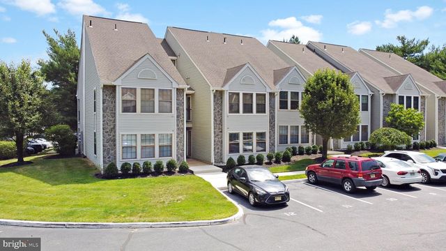 69 BRIDGEWATER DR, Marlton, NJ 08053