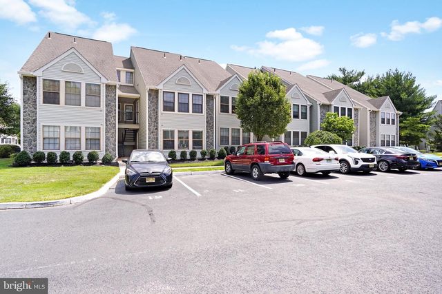 69 BRIDGEWATER DR, Marlton, NJ 08053