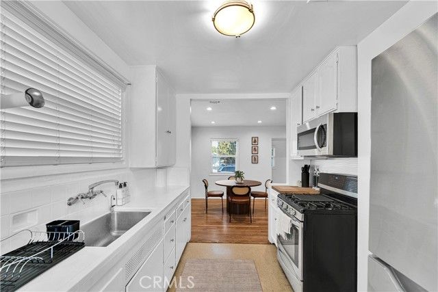 6243 Langdon, Van Nuys (los Angeles), CA 91411