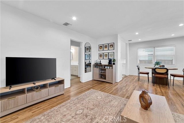 6243 Langdon, Van Nuys (los Angeles), CA 91411