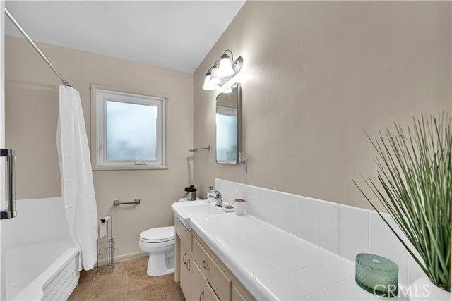 6243 Langdon, Van Nuys (los Angeles), CA 91411