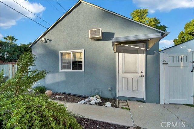 6243 Langdon, Van Nuys (los Angeles), CA 91411