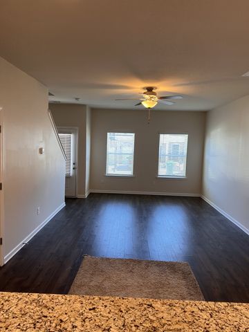 107 David Bolin Dr, La Vergne, TN 37086