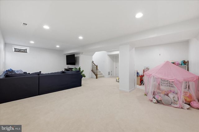 1301 GRAHAM DR, Fredericksburg, VA 22401