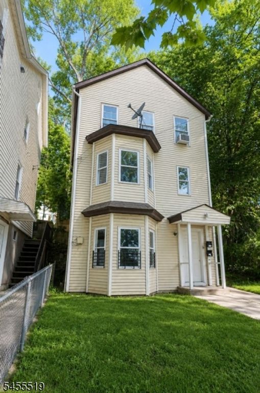 9 Circle Ave, Paterson City, NJ 07522 — photo 2