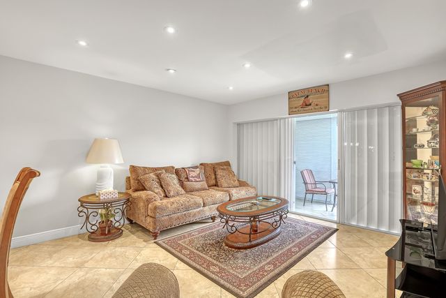 504 Davis Road 96, Palm Springs, FL 33461