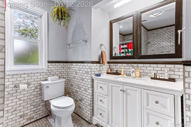 7641 La Salle Boulevard, Detroit, MI 48206