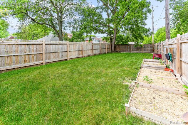 7641 La Salle Boulevard, Detroit, MI 48206