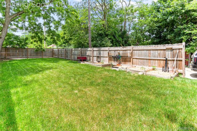 7641 La Salle Boulevard, Detroit, MI 48206