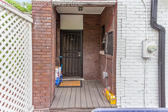 7641 La Salle Boulevard, Detroit, MI 48206