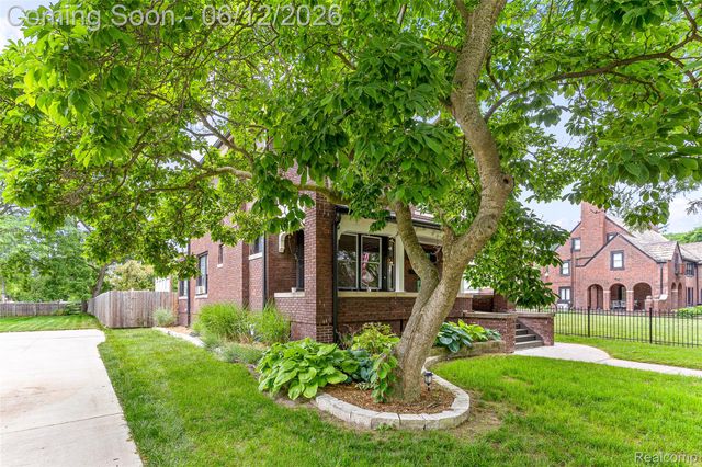 7641 La Salle Boulevard, Detroit, MI 48206