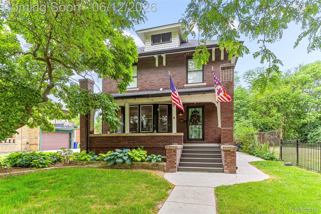 7641 La Salle Boulevard, Detroit, MI 48206