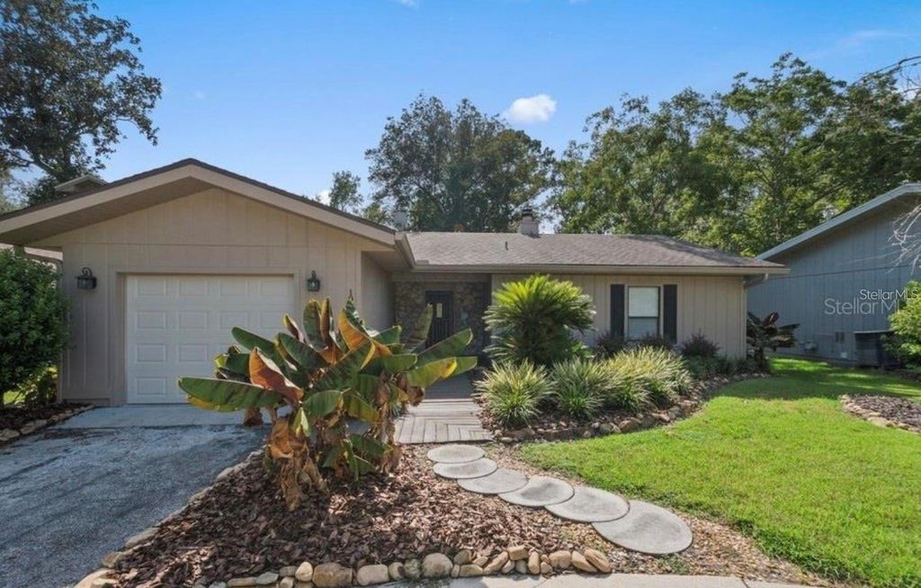 10744 CREEK DRIVE, Alachua, FL 32615