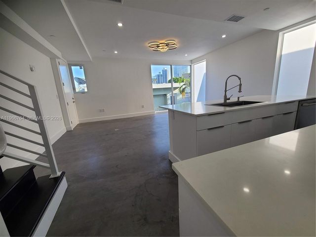 825 Michigan Ave 7, Miami Beach, FL 33139