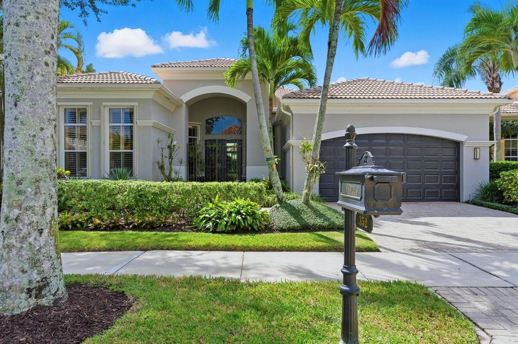 352 Vizcaya Drive, Palm Beach Gardens, FL 33418