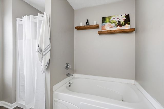70 E Long Meadow Drive, Springboro, OH 45066