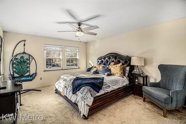 25062 Oakbrooke Drive, Southfield, MI 48033