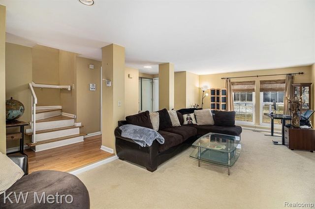 25062 Oakbrooke Drive, Southfield, MI 48033