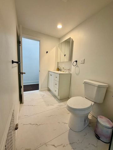 22 James St 24, Quincy, MA 02169