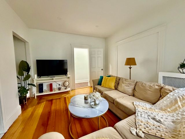 22 James St 24, Quincy, MA 02169