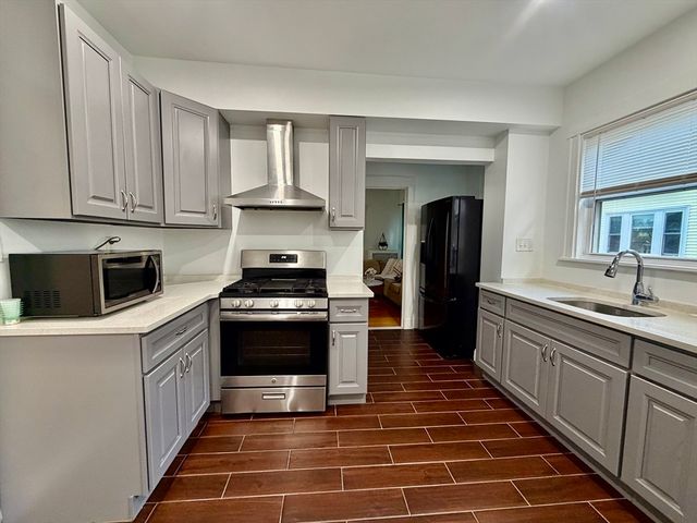 22 James St 24, Quincy, MA 02169