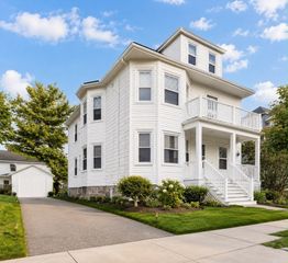 22 James St 24, Quincy, MA 02169