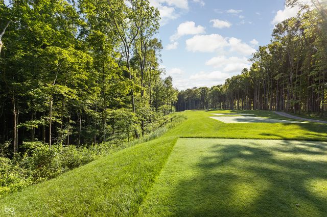 10825 Dartmoor Court, Zionsville, IN 46077