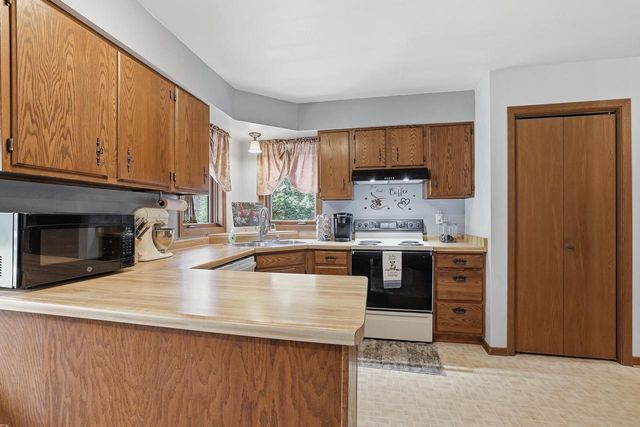 E2425 LAMPLIGHTER LANE, Waupaca, WI 54981
