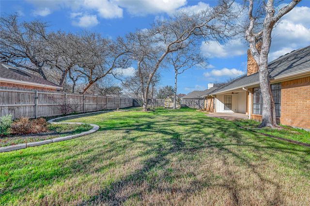 300 Trailview Drive, Woodway, TX 76712