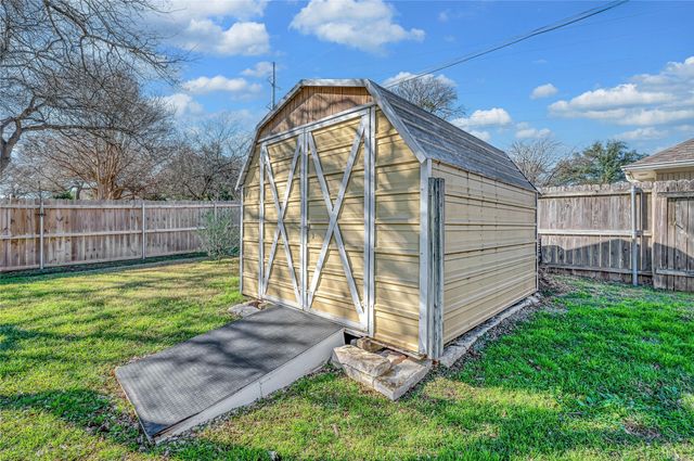 300 Trailview Drive, Woodway, TX 76712