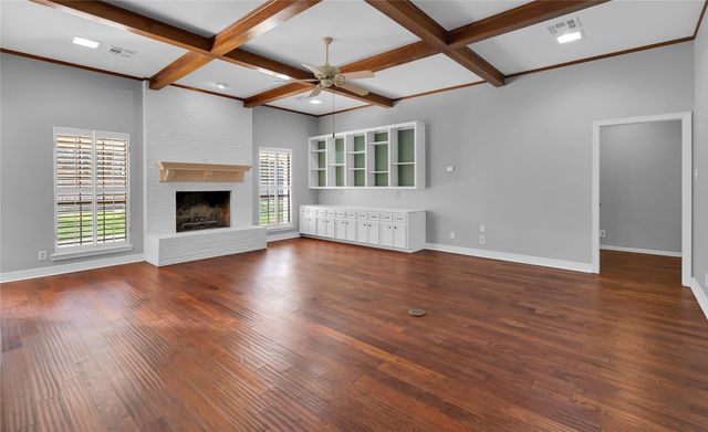 300 Trailview Drive, Woodway, TX 76712