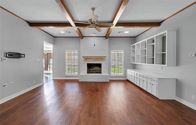 300 Trailview Drive, Woodway, TX 76712