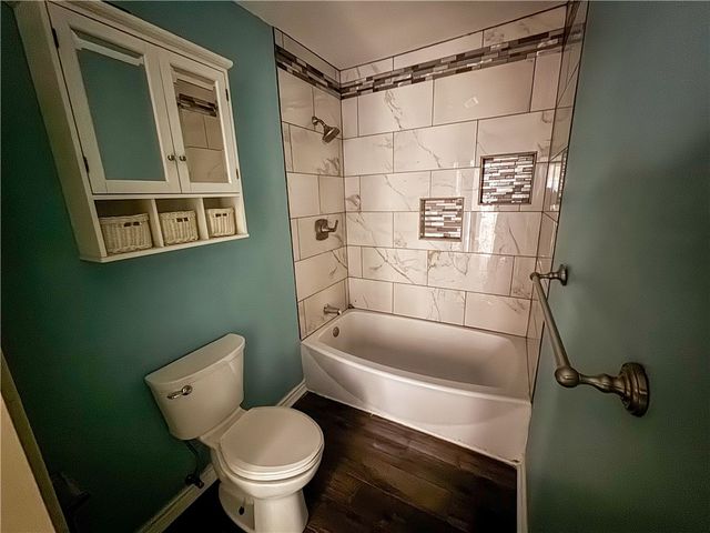 702 Jefferson St, Alice, TX 78332