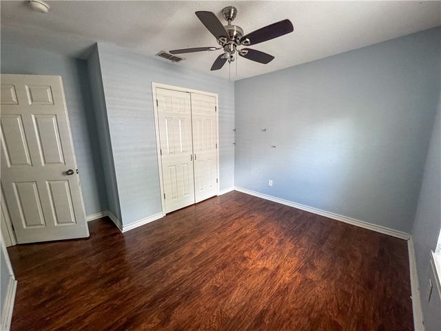 702 Jefferson St, Alice, TX 78332