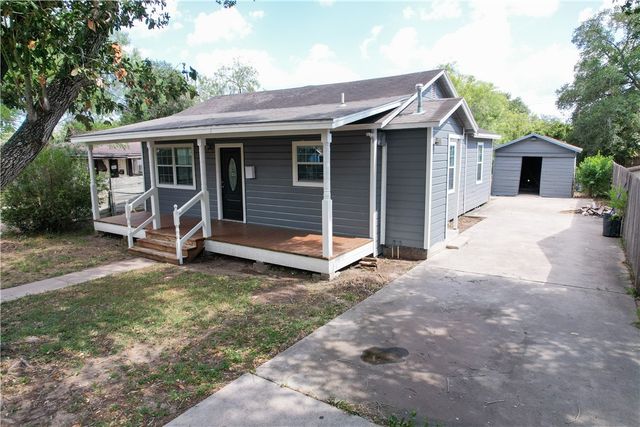 702 Jefferson St, Alice, TX 78332