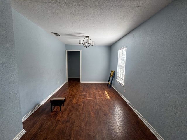 702 Jefferson St, Alice, TX 78332